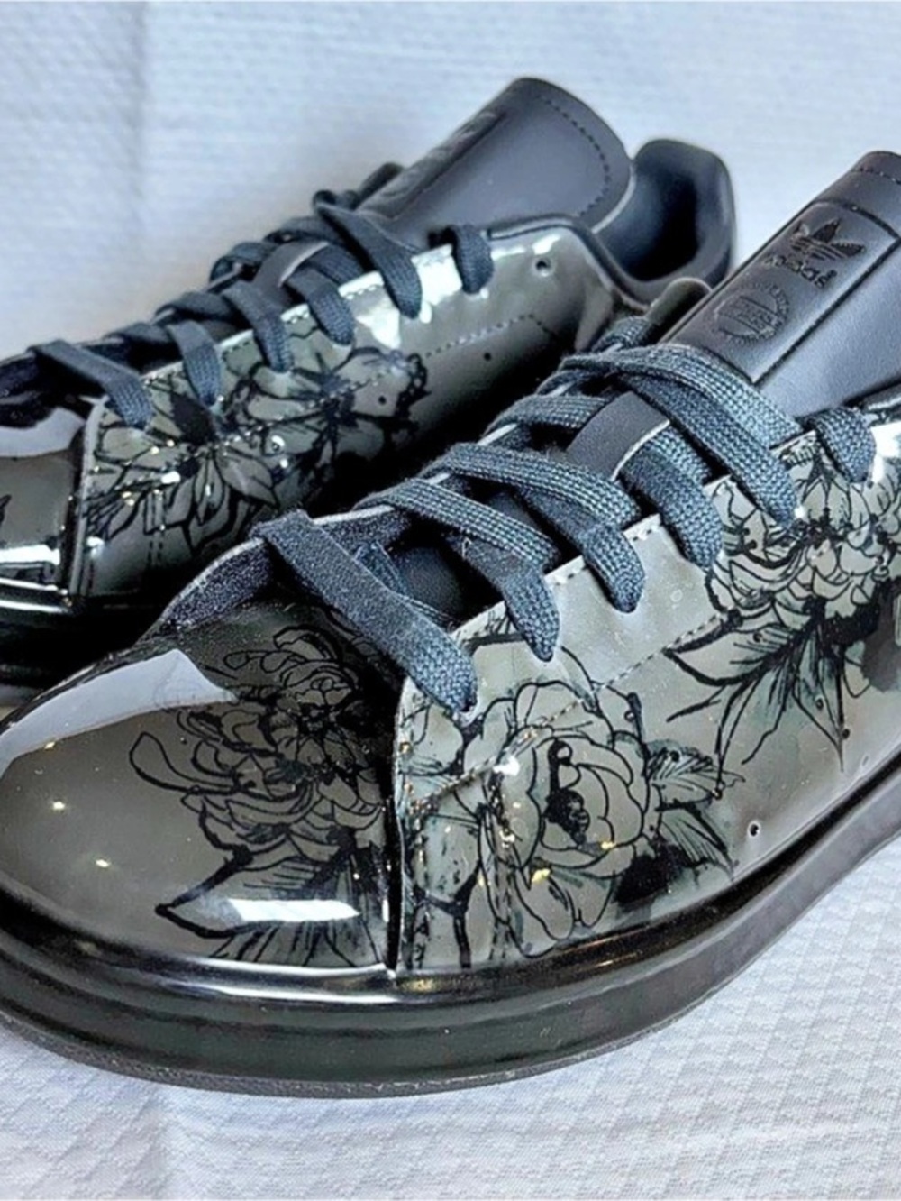adidas Stan Smith Chinese Porcelain IE6635 Carbon Black Floral Patent Gloss 2022